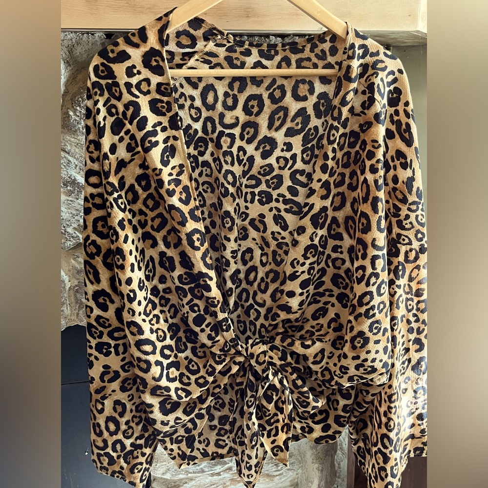 Boutique leopard print shrug/cardigan/cover-up.